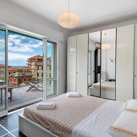 Attico In Centro Vista Mare Apartamento Chiavari
