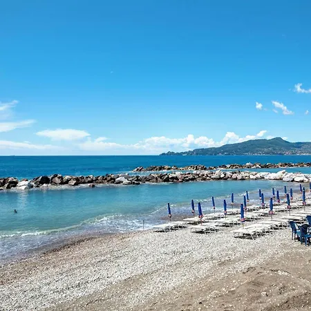 Attico In Centro Vista Mare Chiavari